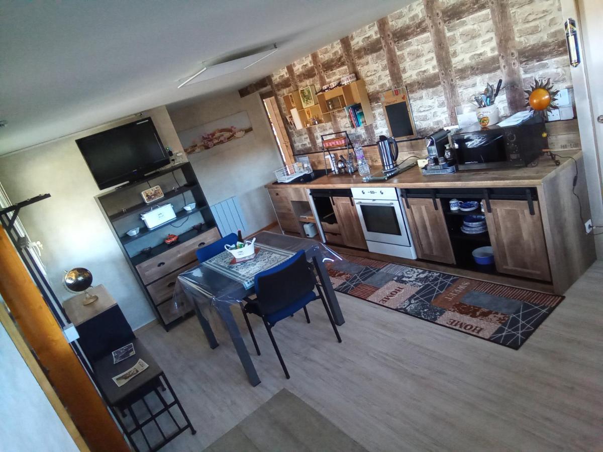 Logement De Charme Coinches Екстер'єр фото