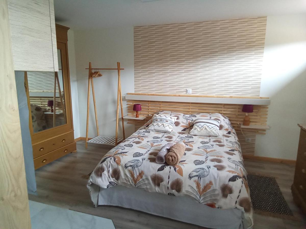 Logement De Charme Coinches Екстер'єр фото